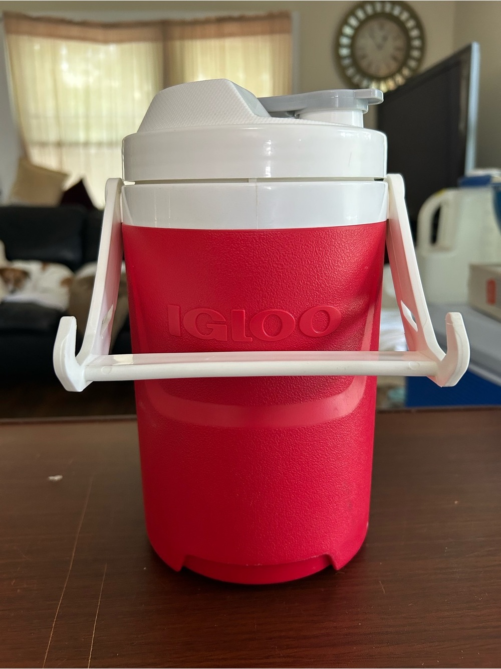 Igloo Laguna Red and White Portable Beverage Jug with Flip Handle 1/2 gallon